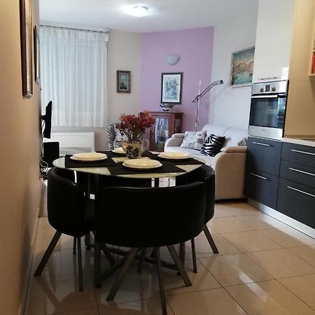 Near Beach Apartment Reno With Private Parking Split Exterior foto