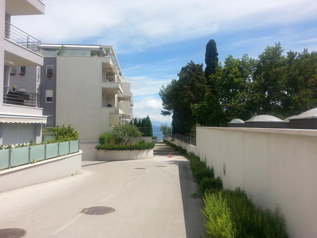 Near Beach Apartment Reno With Private Parking Split Exterior foto