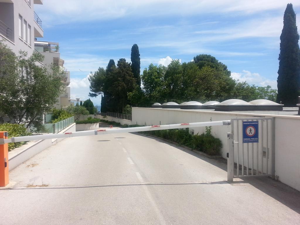 Near Beach Apartment Reno With Private Parking Split Exterior foto