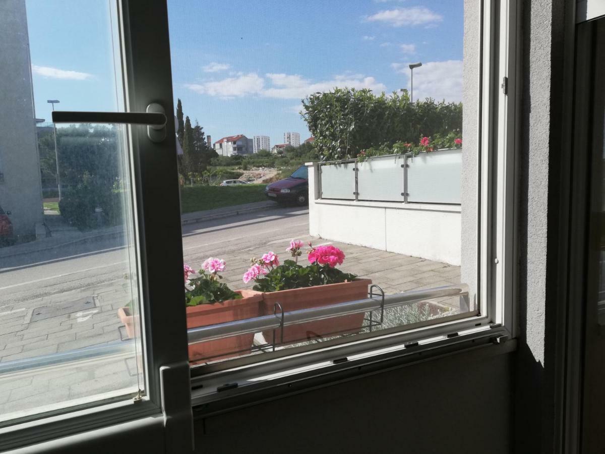 Near Beach Apartment Reno With Private Parking Split Exterior foto