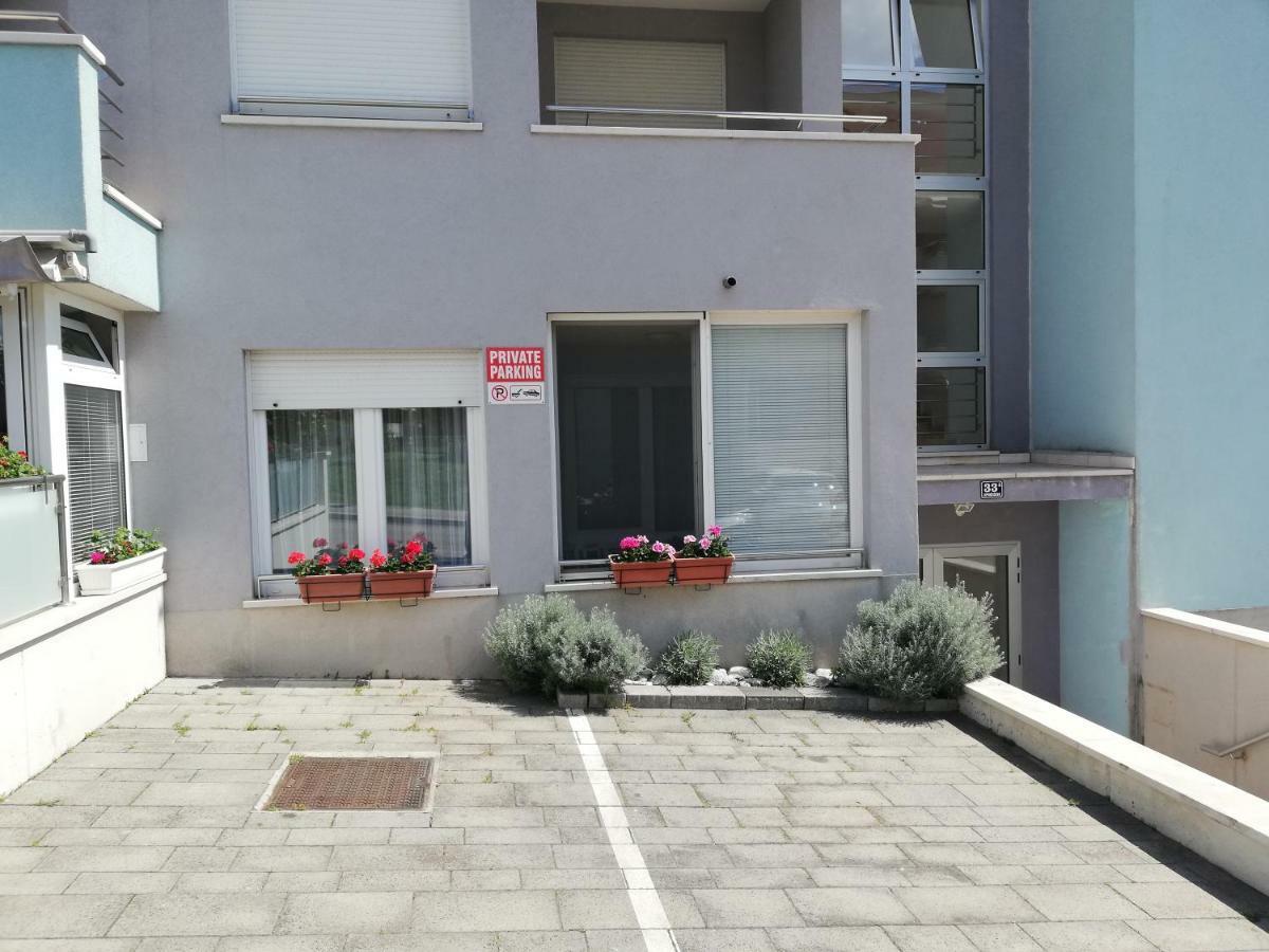 Near Beach Apartment Reno With Private Parking Split Exterior foto